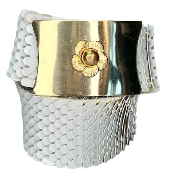Vintage White Iridescent Snake Scale Sequin Belt Gold Flower Statement Textured - Picture 1 of 8